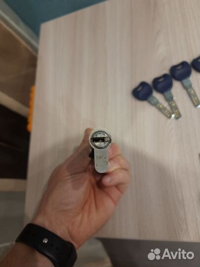 Цилиндр замка, 6 перфоключей (личинка)