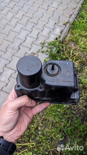 Компрессор центрального замка audi 100