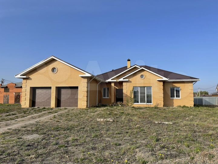 Коттедж 255 м² на участке 14 сот.