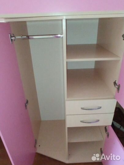 Детская кровать чердак со столом и шкафом