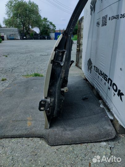 Задняя правая дверь Saturn SL (сатрун сл)