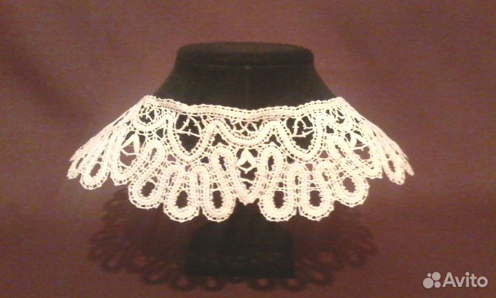 Кружевные воротники и вставка ручной работы