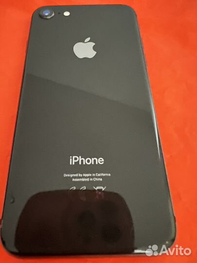 Телефон iPhone 8 64 gb