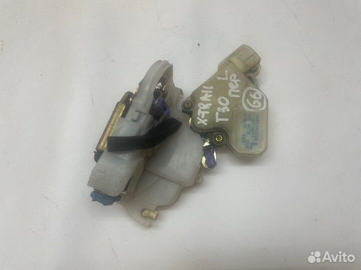 Замок двери передний левый Nissan X-Trail NT30