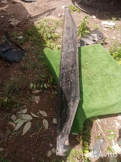 Планка под жабо Kia Sorento 1