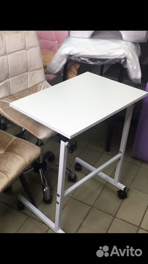Столик медицинский