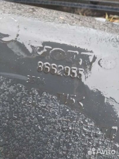 Обтекатели переднего бампера Вольво С60 В70