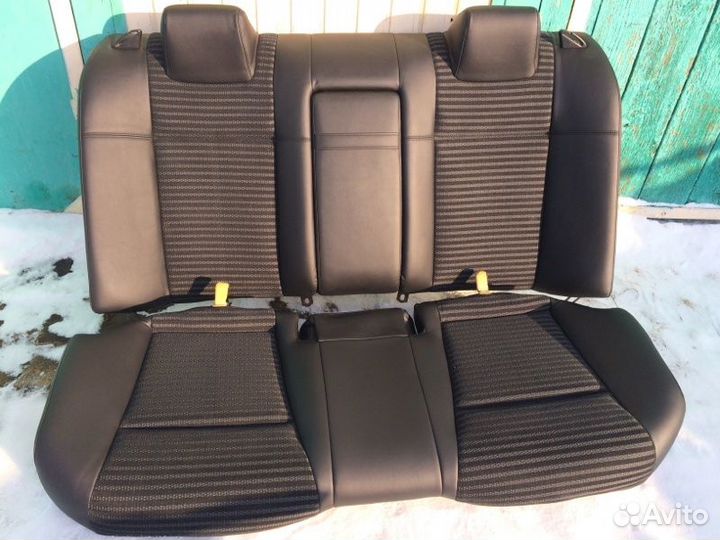 Заднее сиденье заднее Nissan Fuga Y50 VQ25DE 2006