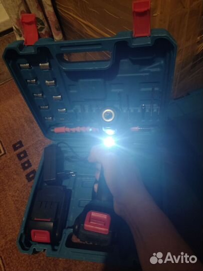 Шуруповерт Makita 21v с 2 АКБ, 10 мм патрон