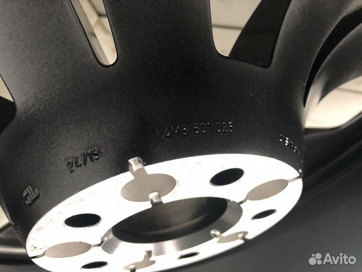 Оригинальные колеса на Audi Q8 / Q7 4M R19