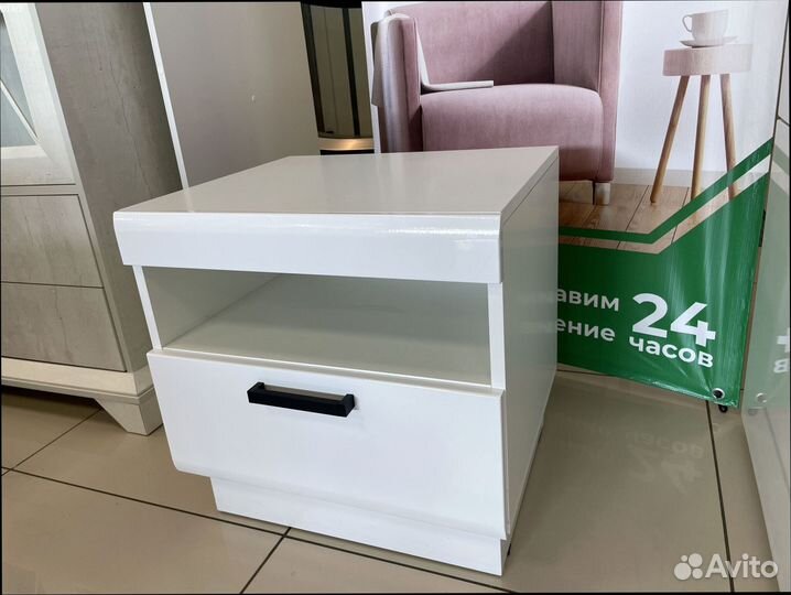Тумба прикроватная