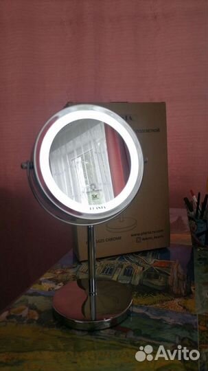 Зеркало для макияжа с подсветкой и увеличением