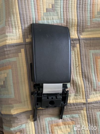 Подлокотник передний volvo xc70 3 поколения