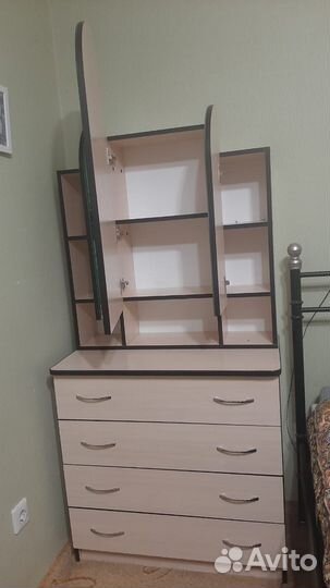 Трюмо с зеркалом бу