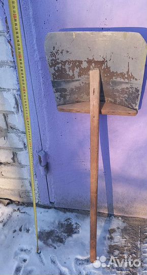 Лопата для уборки снега