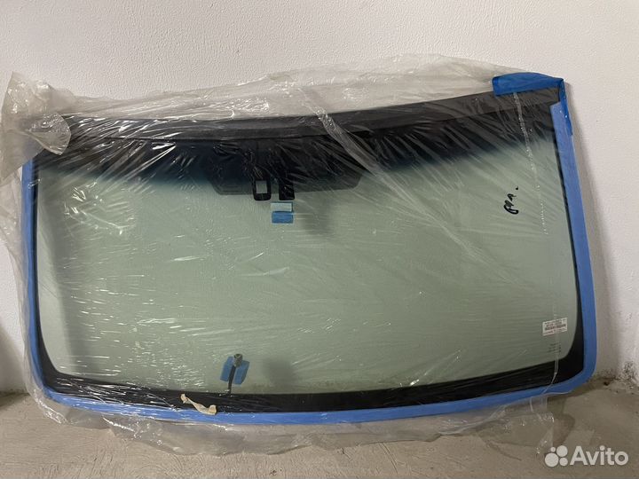 Лобовое стекло на Toyota LC Prado 150