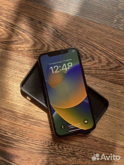 iPhone X, 256 ГБ