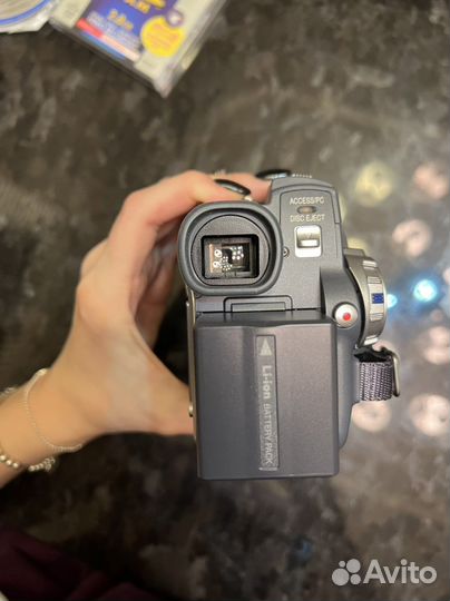 Видеокамера Panasonic VDR-M50