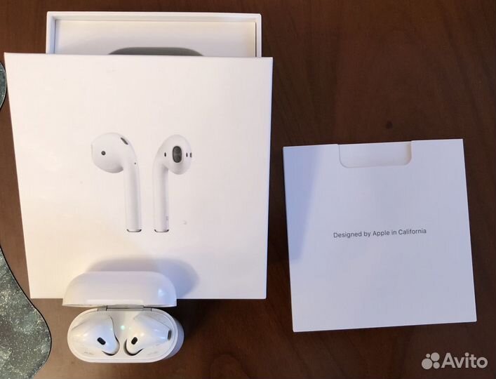 Наушники AirPods