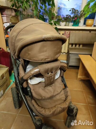Прогулочная коляска