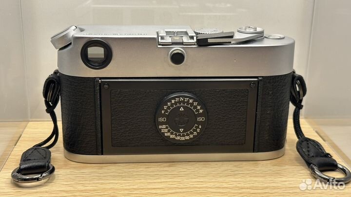 Пленочный фотоаппарат Leica M6