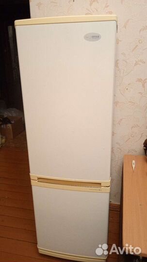 Холодильник сломанный