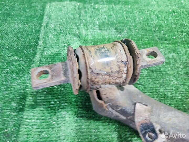 Рычаг задний поперечный левый Honda Civic 4D (FD)