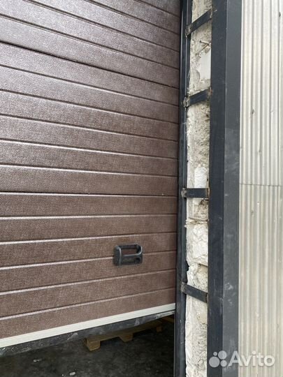 Секционные гаражные ворота