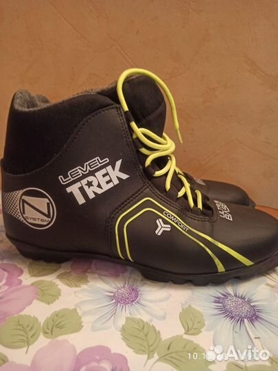 Горные лыжи и ботинки