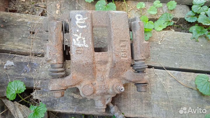 Суппорт задний Infiniti ex qx50