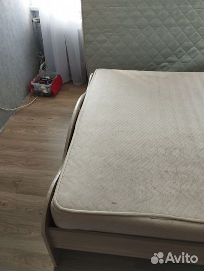 Кровать с матрасом 160на 200