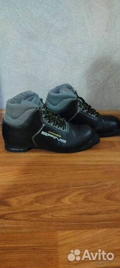 Лыжные ботинки