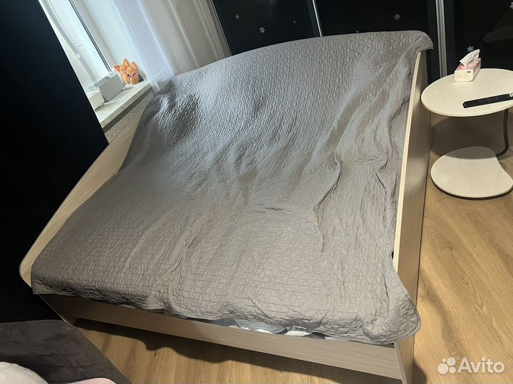 Кровать двухспальная с матрасом 180 200 бу
