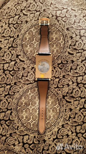 Часы roger dubuis Золотые