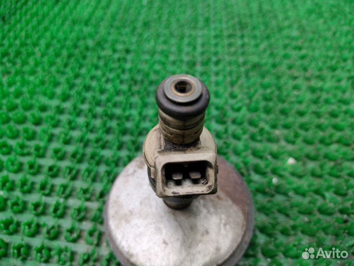 Форсунка инжекторная Газ Газель 3302 3302 2000