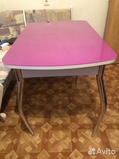 Стол кухонный