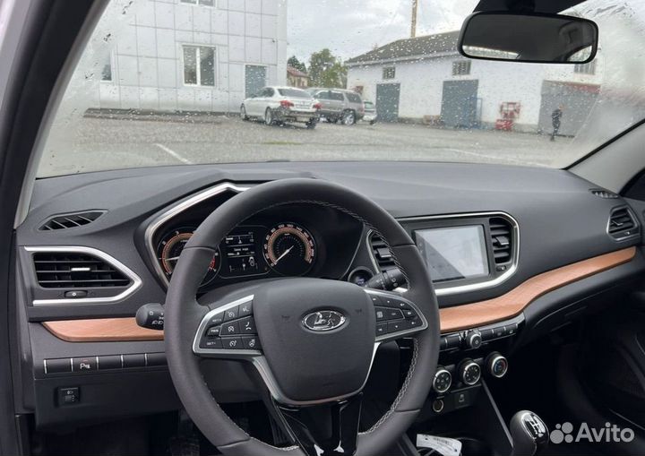 LADA Vesta 1.6 МТ, 2023, 1 км