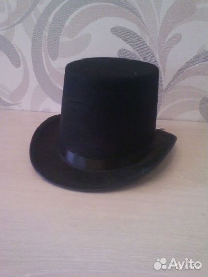Пилотки, шляпы, цилиндры,котелок и т д