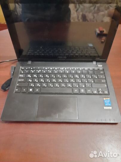 Нетбук Asus X200M