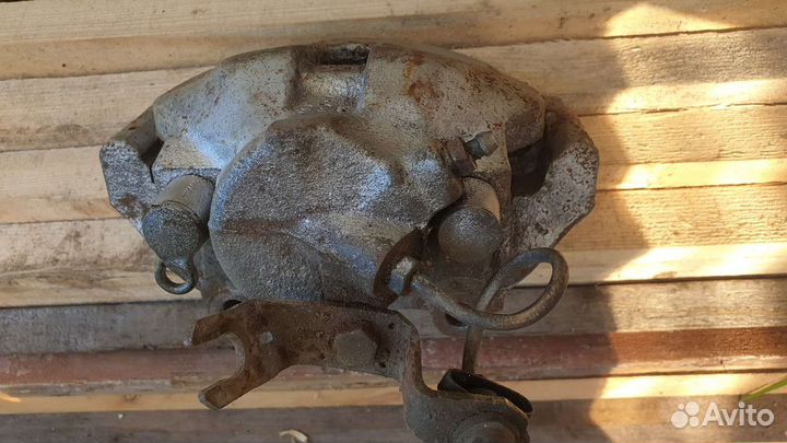 Супорт передний ауди 100 с4