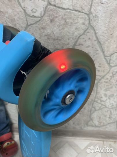 Самокат Lokky трехколесный