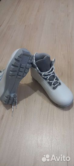 Лыжные ботинки р 34