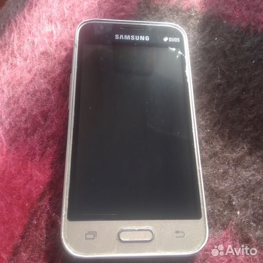 Продам телефон samsung