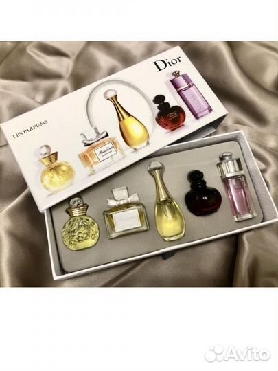 Парфюм женский миниатюры новый набор
