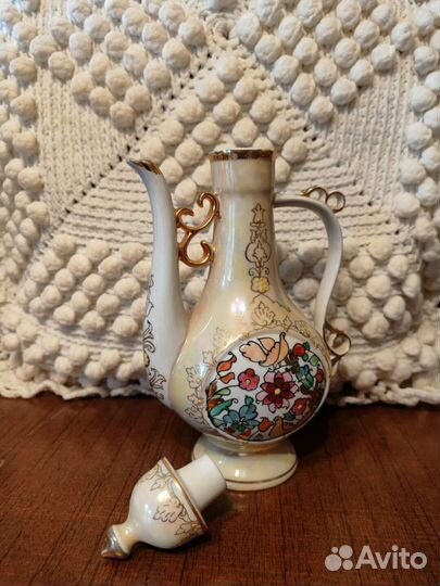 Графин фарфоровый