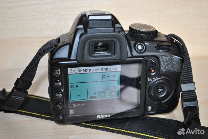 Nikon D3100 с недостатком