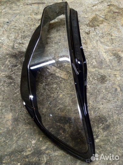 Стекло фары переднее левое Audi A 6 C 7