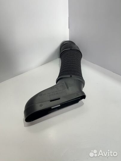 Патрубок воздушного фильтра Mercedes W204 W212 пра