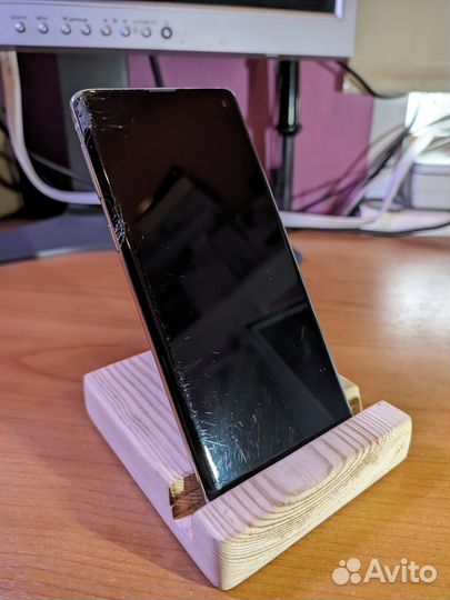 Samsung Galaxy S10, 8/128 ГБ
