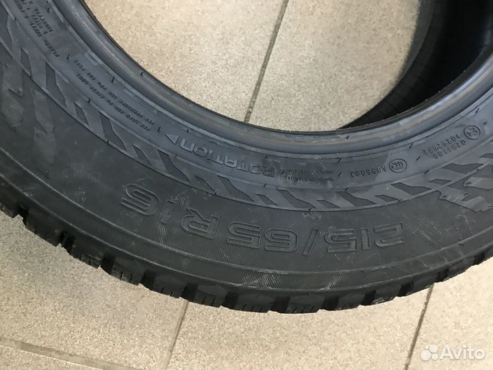Nokian Tyres Hakkapeliitta 9 SUV 215/65 R16 102T